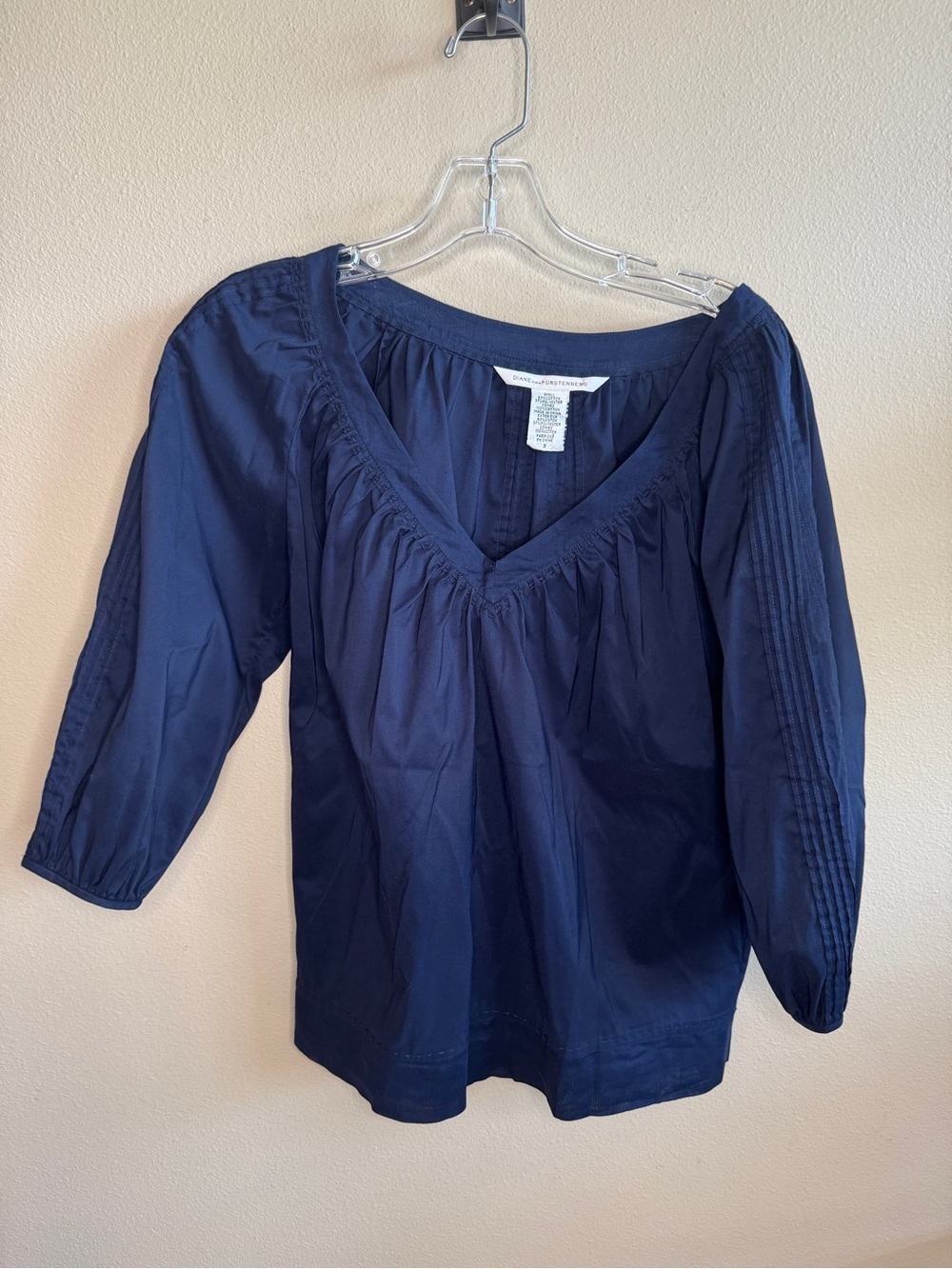 Diane  von Furstenberg Navy blouse. Size 2